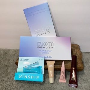 Eyeshadow Palette (item beauty)